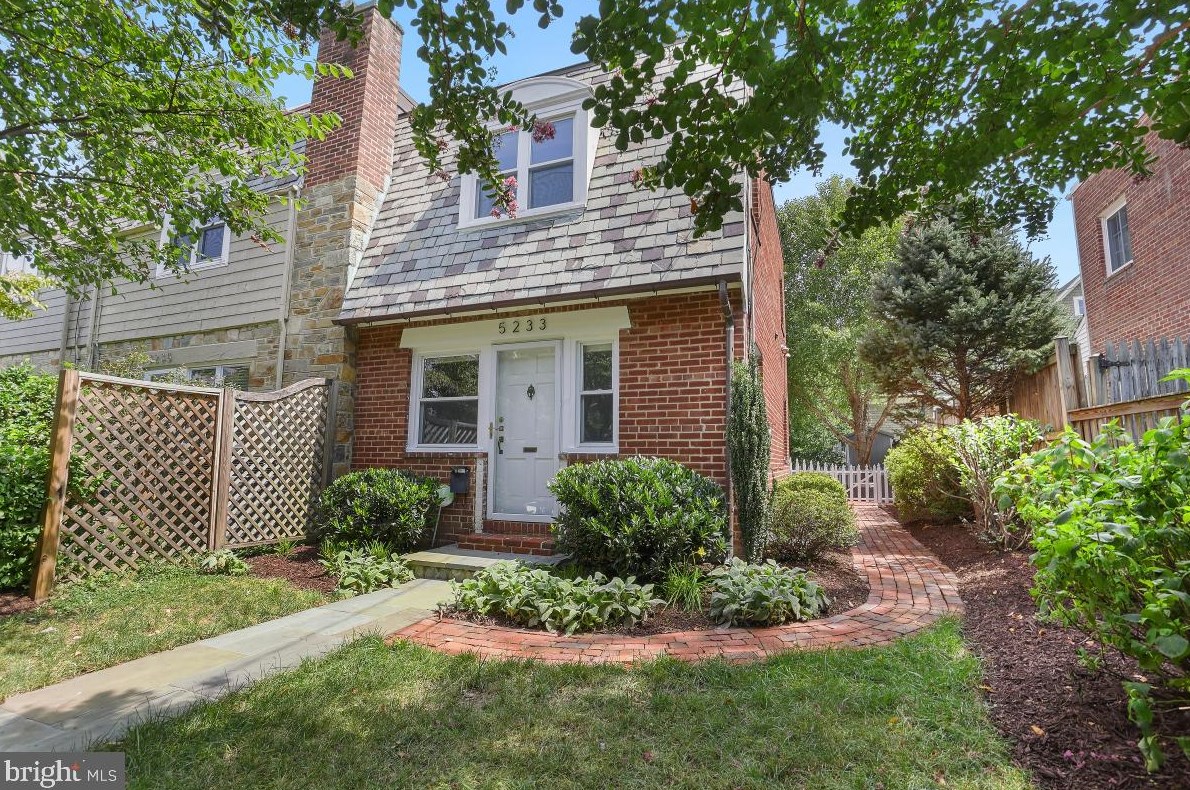 5233 43rd St Nw, Washington, DC 20015