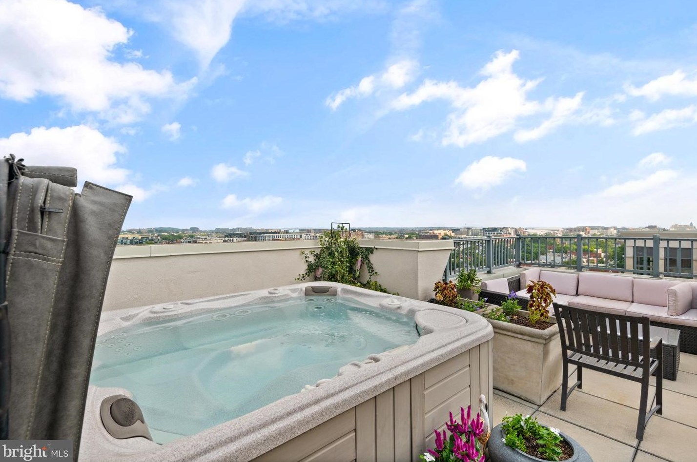 2020 12th St, Washington DC  20009-7573 exterior