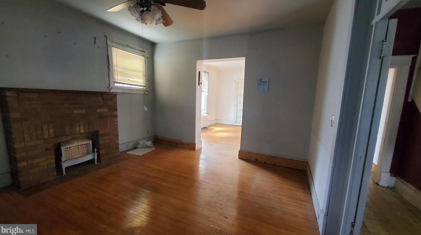 2904 16 St, Washington DC 20018-1821 exterior