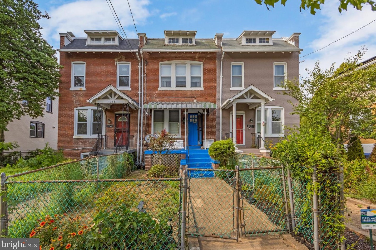 1020 Hamlin St, Washington, DC 20017-3422
