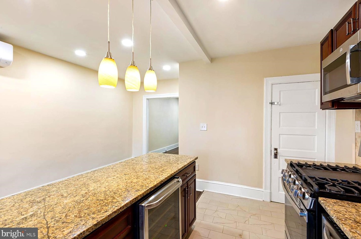 2015 Naylor Rd, Washington DC 20020-4515 exterior