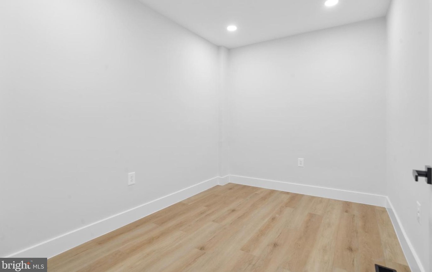 713 Princeton Pl, Washington DC 20010-1605 exterior