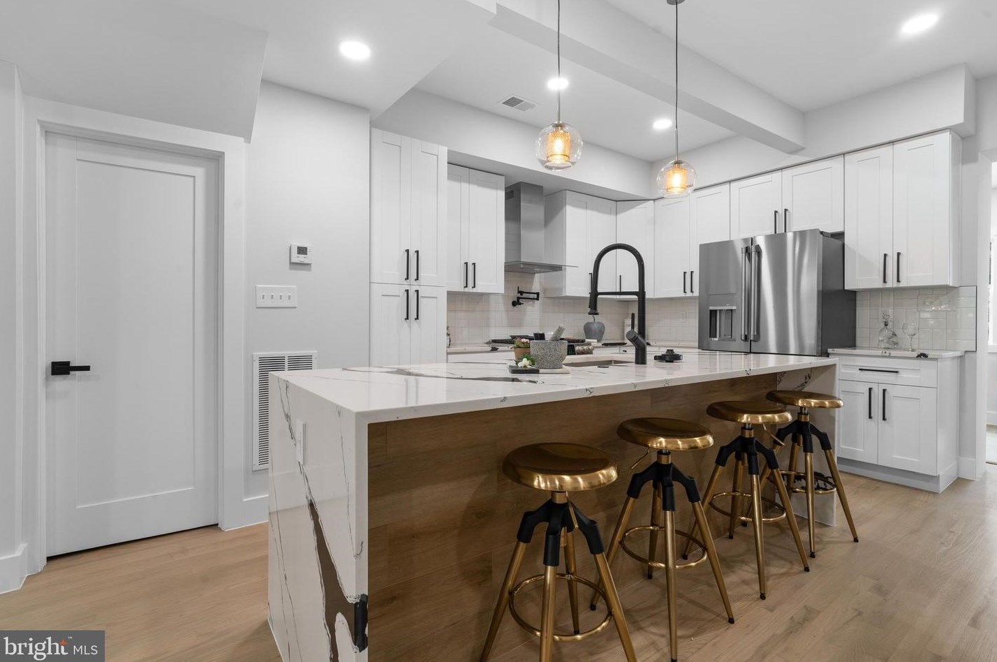 713 Princeton Pl, Washington DC 20010-1605 exterior