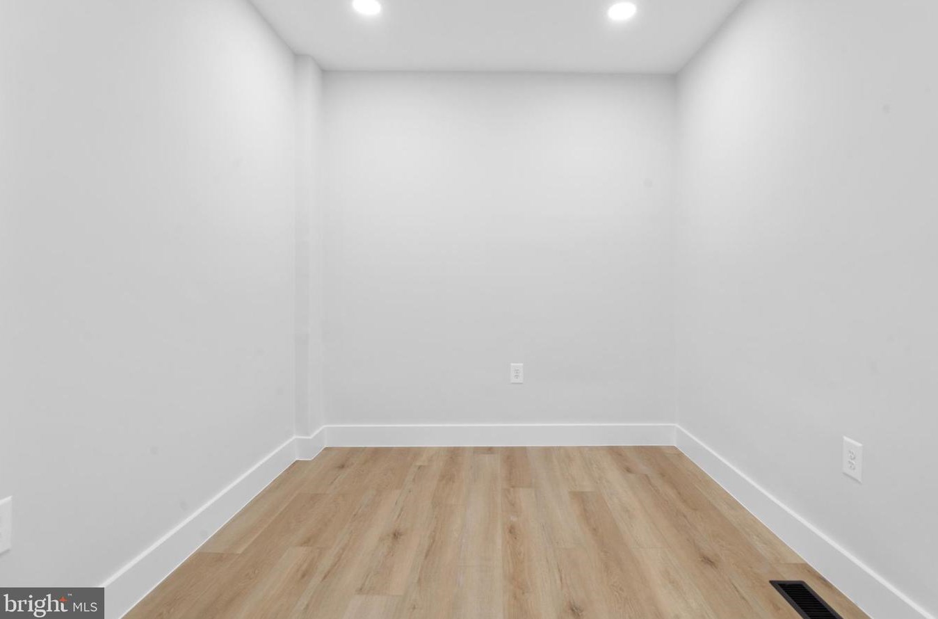 713 Princeton Pl, Washington DC 20010-1605 exterior