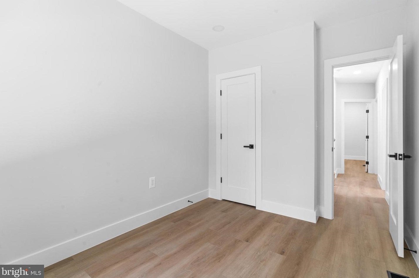 713 Princeton Pl, Washington DC 20010-1605 exterior