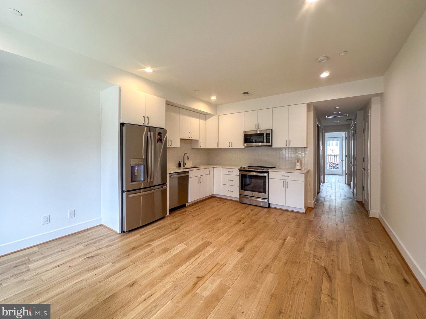 2217 40th Pl Nw #101, Washington, DC 20007