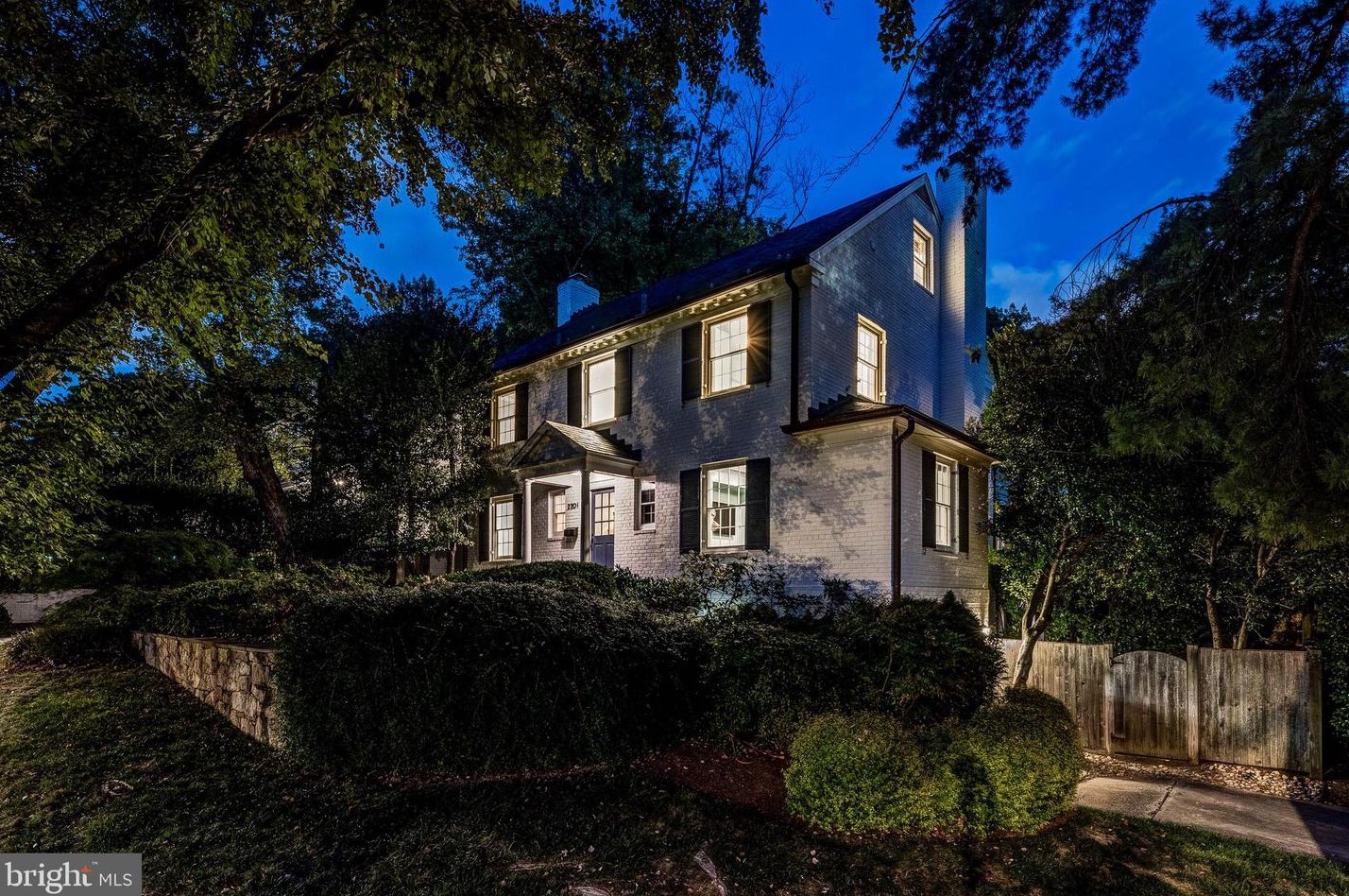 2201 46th St, Washington, DC 20007-1032