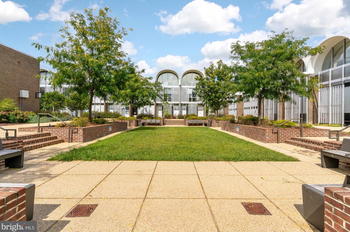 298 N St, Washington DC  20001-4610 exterior