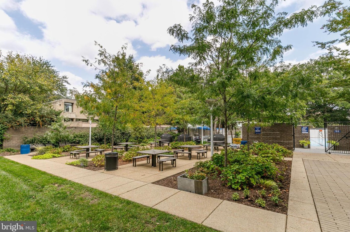 298 N St, Washington DC  20001-4610 exterior