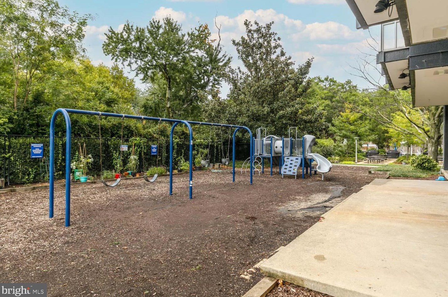 298 N St, Washington DC  20001-4610 exterior