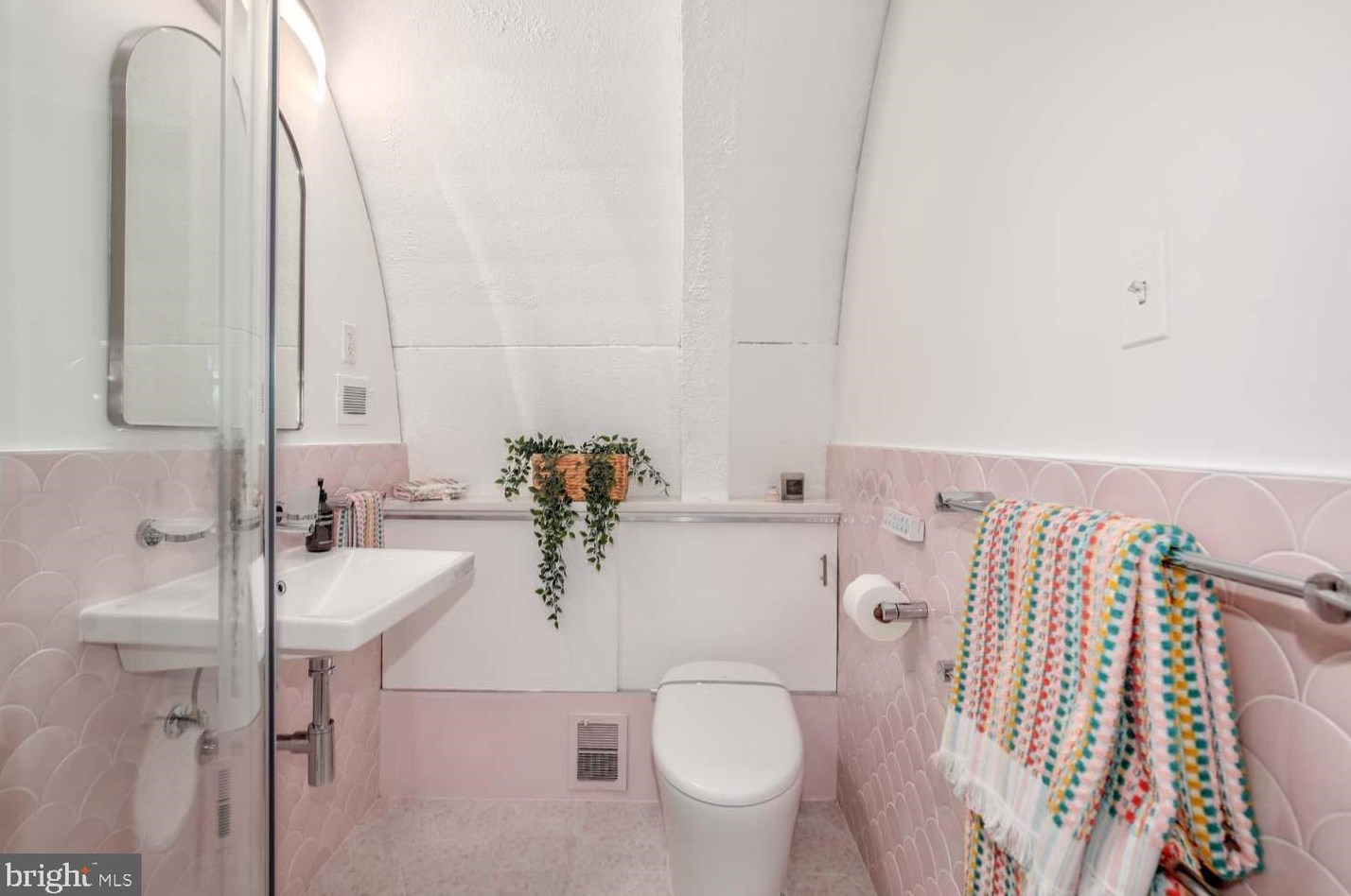 298 N St, Washington DC  20001-4610 exterior