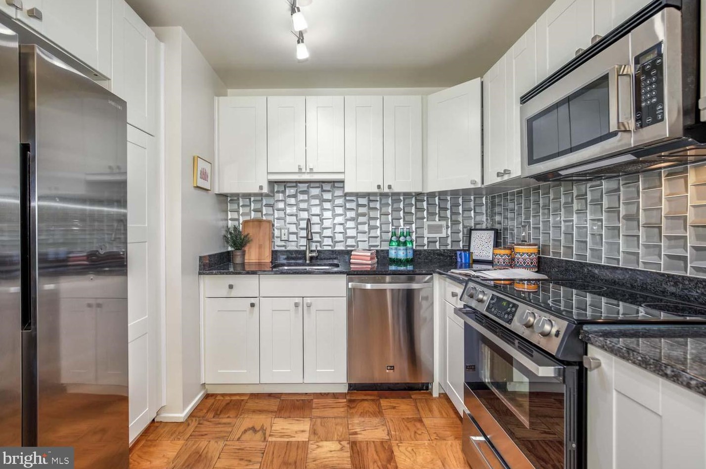 298 N St, Washington DC  20001-4610 exterior