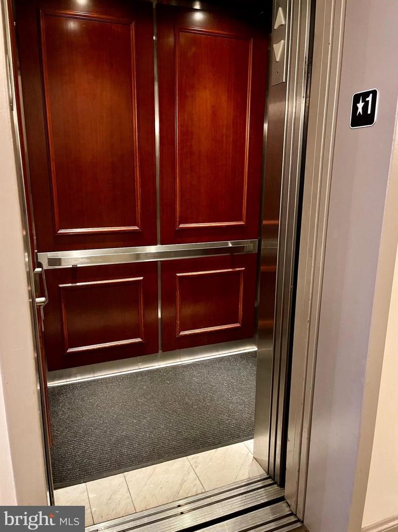 1316 New Hampshire Ave, Washington DC 20036-6351 exterior