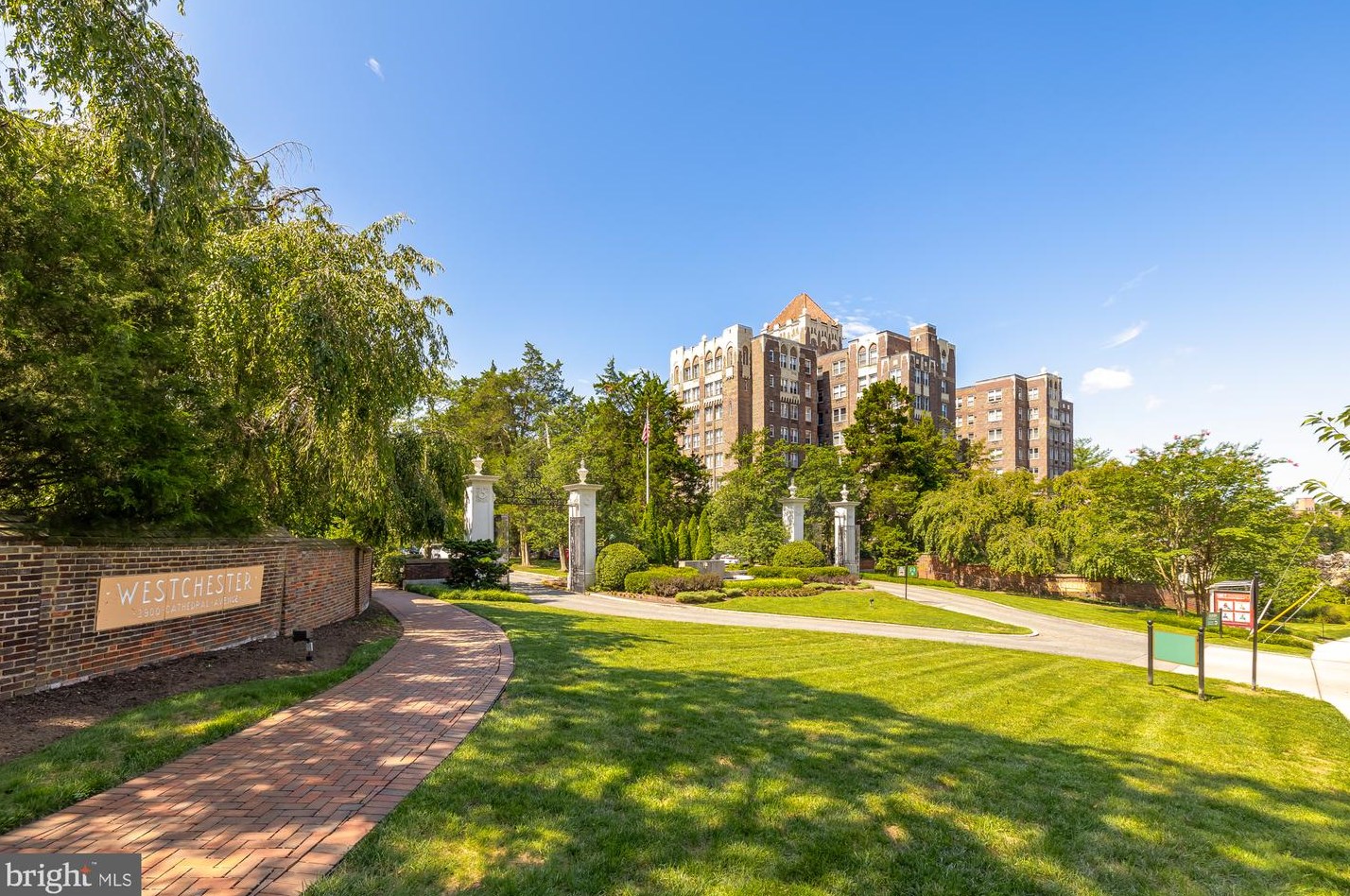 3900 Watson Pl, Washington DC  20016-5701 exterior