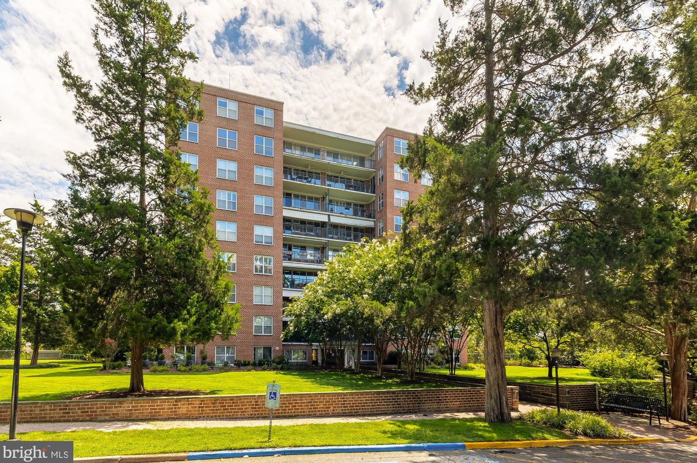 3900 Watson Pl Nw #g1b, Washington, DC 20016