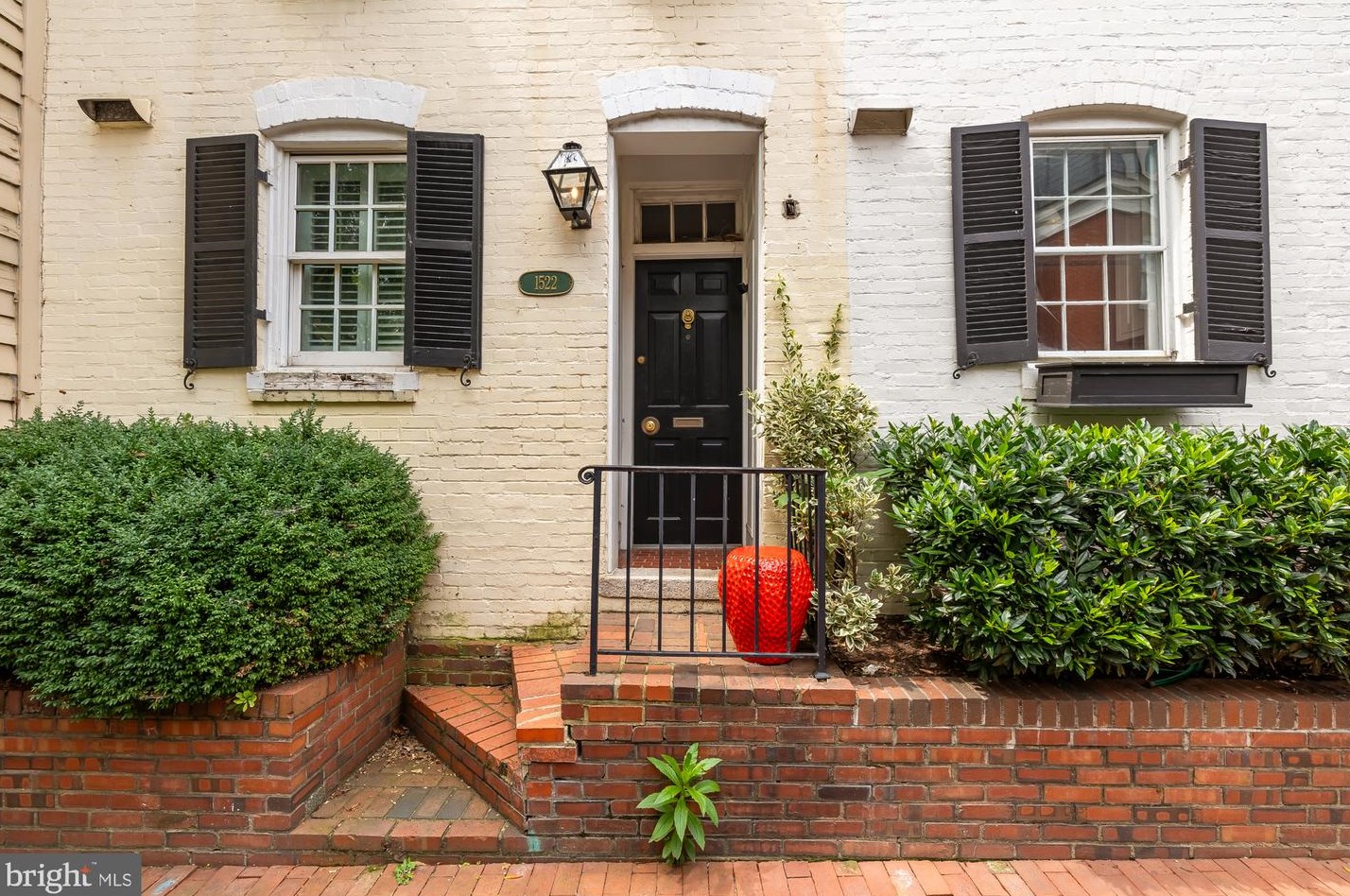 1522 32nd St, Washington, DC 20007-3076