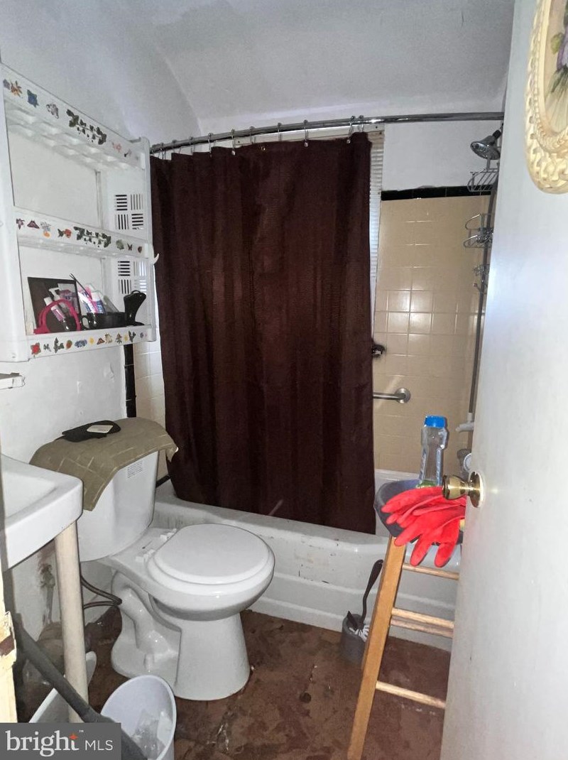 318 Eastern Ave, Washington DC  20019-2885 exterior