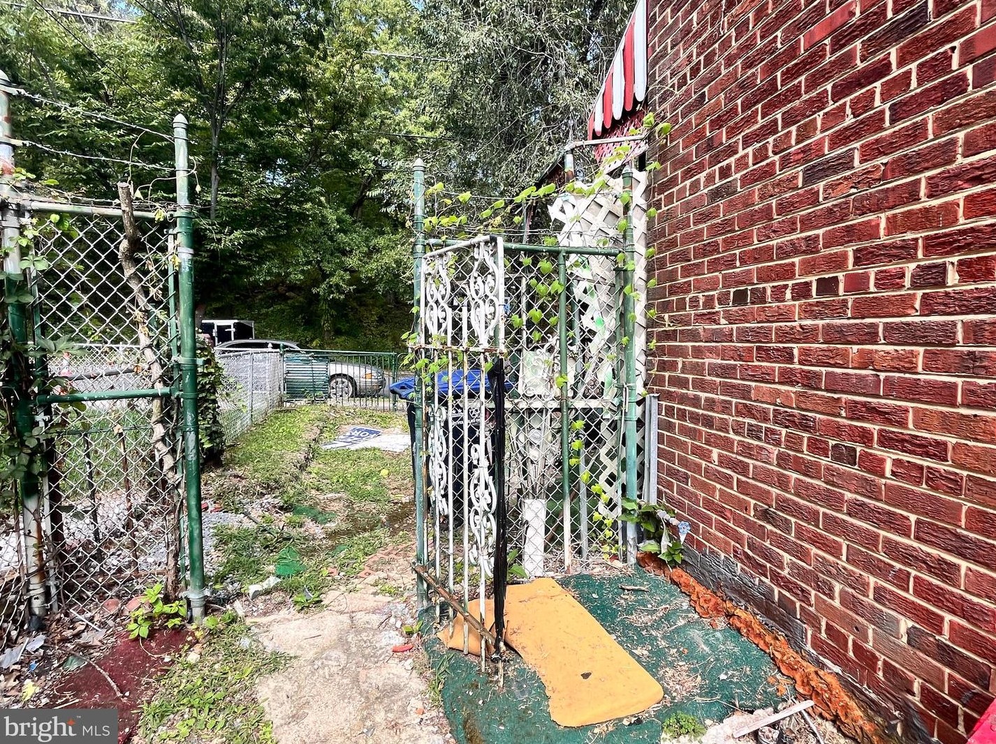 318 Eastern Ave, Washington DC  20019-2885 exterior