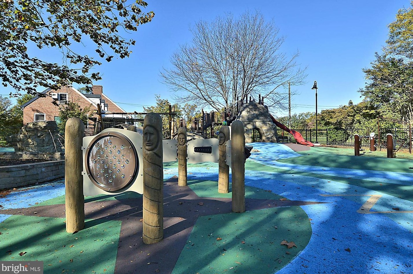 5050 Fulton St, Washington DC 20016-3447 exterior