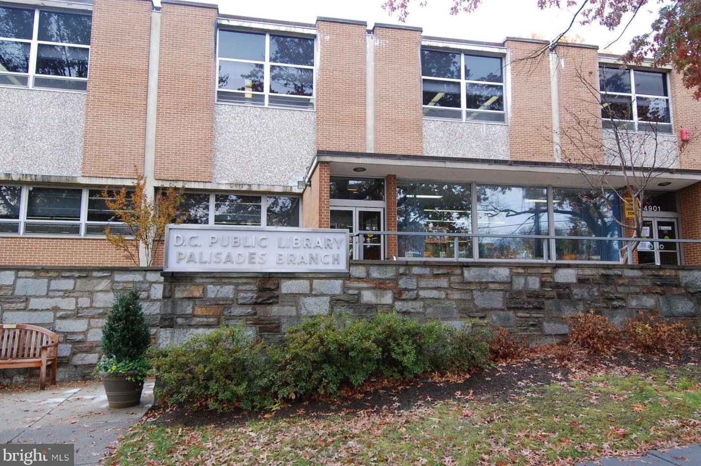 5050 Fulton St, Washington DC 20016-3447 exterior