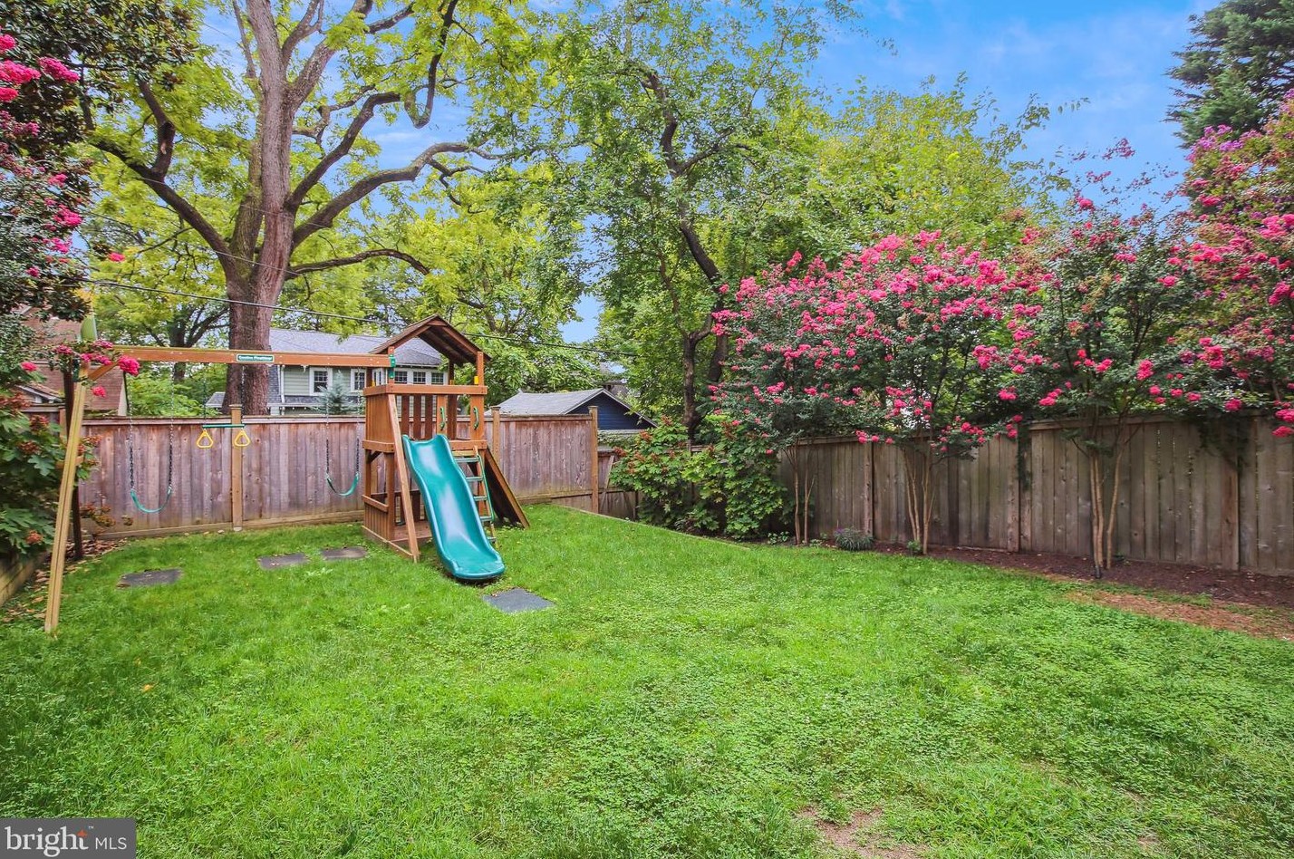 3518 Northampton St, Washington DC  20015-2552 exterior