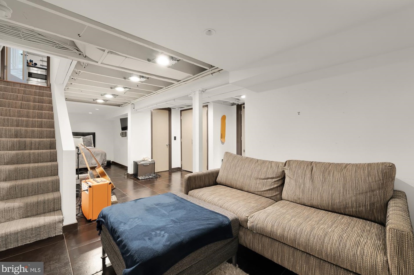 5169 Macarthur Blvd, Washington DC 20016-3315 exterior