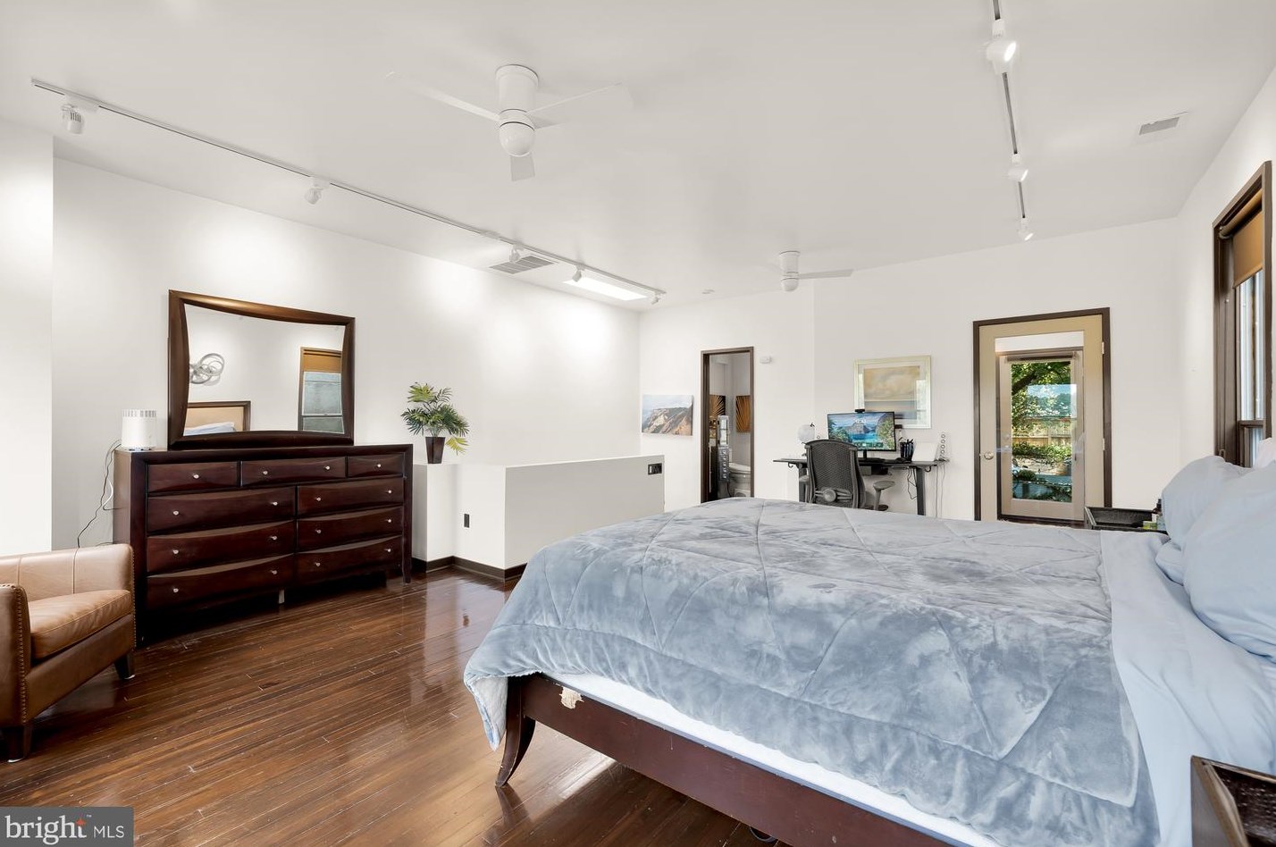 5169 Macarthur Blvd, Washington DC 20016-3315 exterior