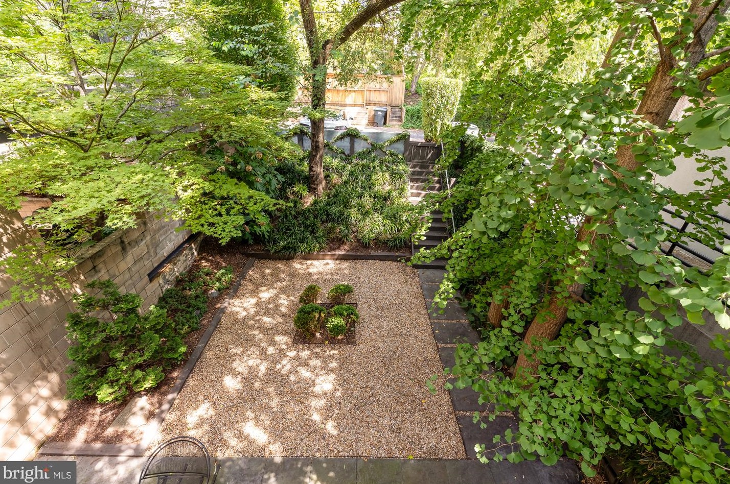 5169 Macarthur Blvd, Washington DC 20016-3315 exterior