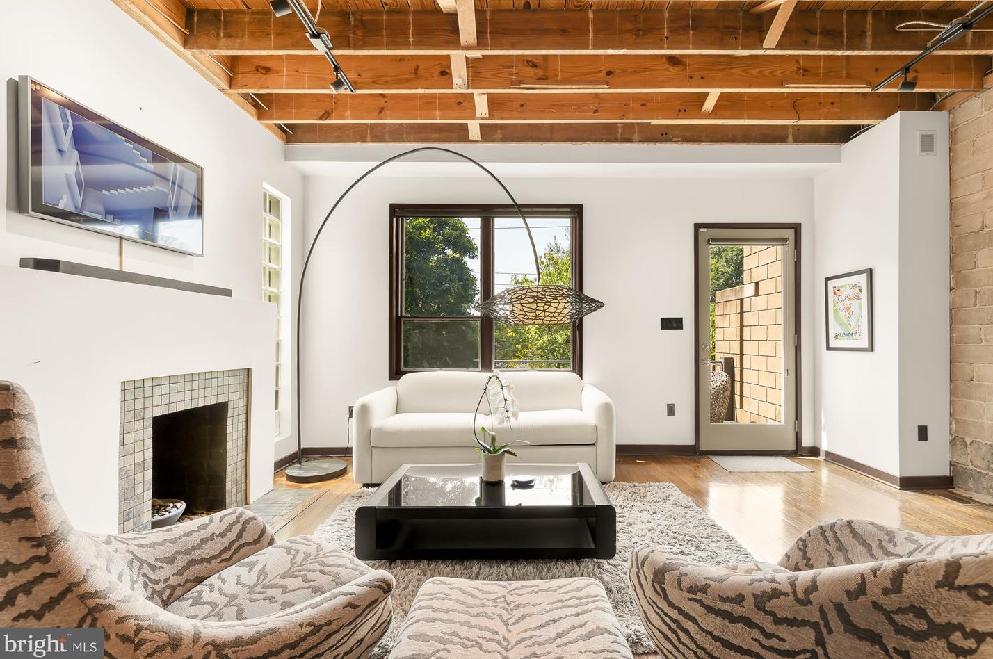 5169 Macarthur Blvd, Washington DC 20016-3315 exterior