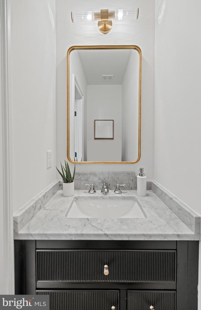 4814 Illinois Ave, Washington DC 20011-5925 exterior