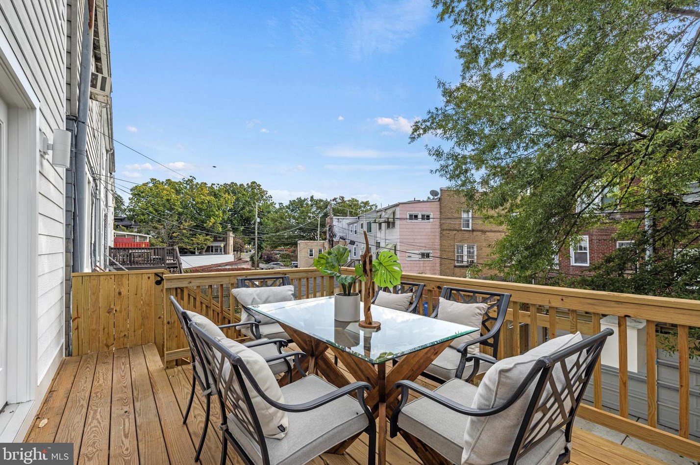 4814 Illinois Ave, Washington DC 20011-5925 exterior