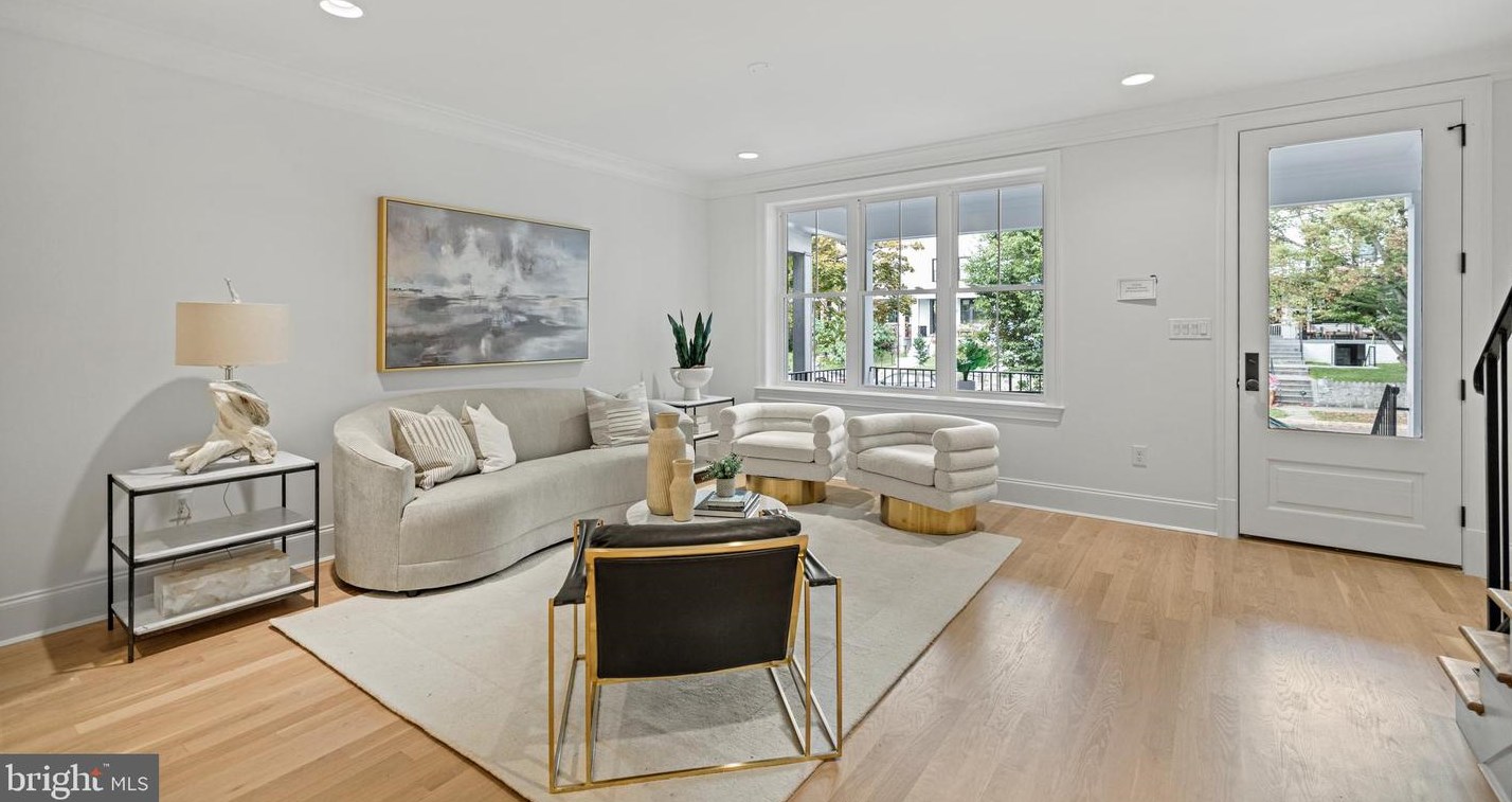 4814 Illinois Ave, Washington DC 20011-5925 exterior