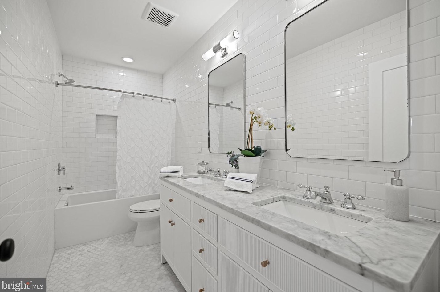 4814 Illinois Ave, Washington DC 20011-5925 exterior