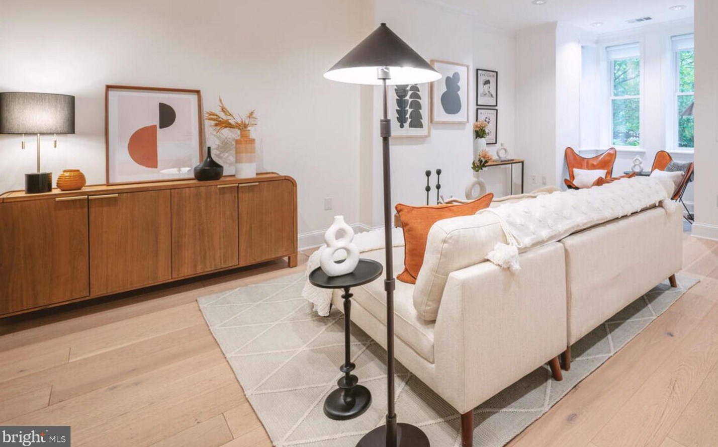 1345 F St, Washington DC  20002-5419 exterior