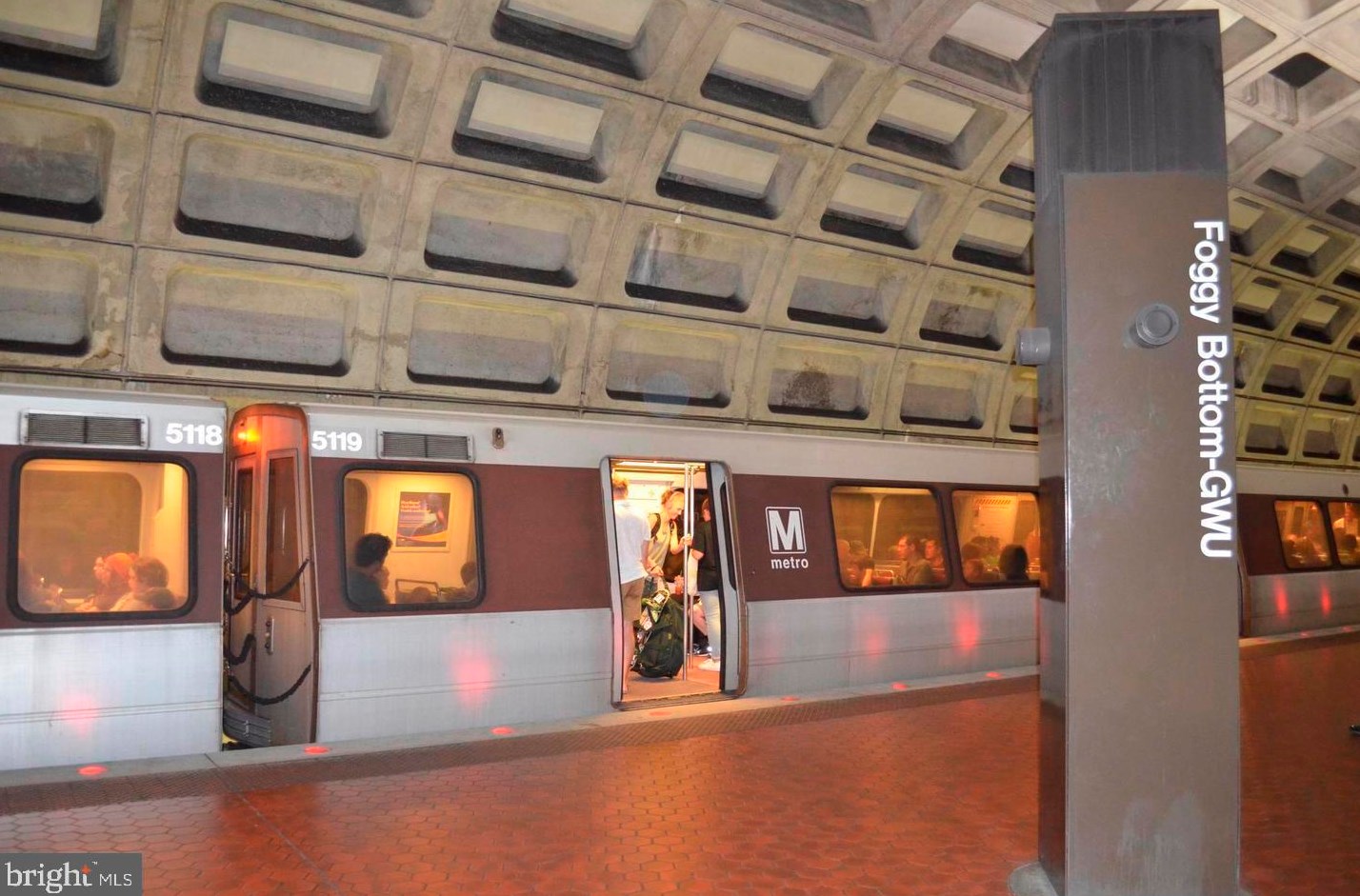 2201 L St, Washington DC  20037-1409 exterior