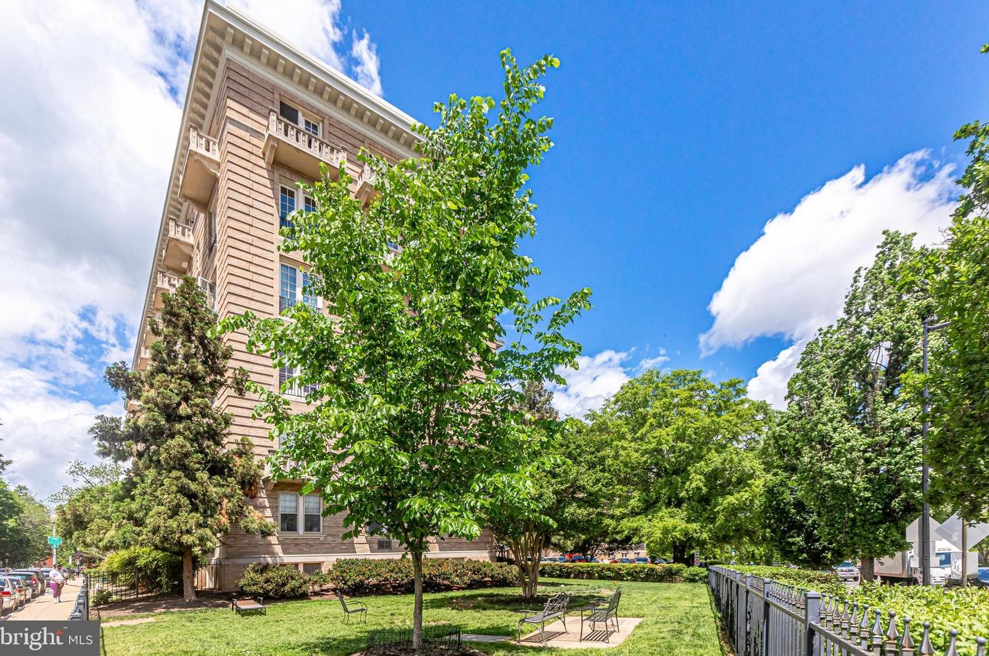 3420 16th St, Washington DC 20010-3011 exterior