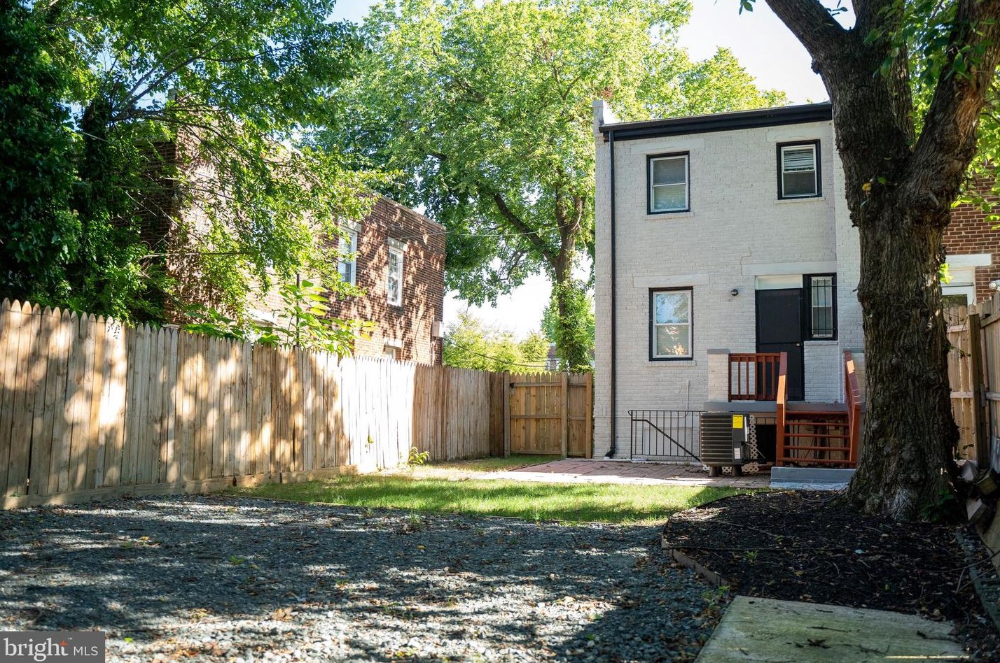 422 Brandywine St Se, Washington, DC 20032