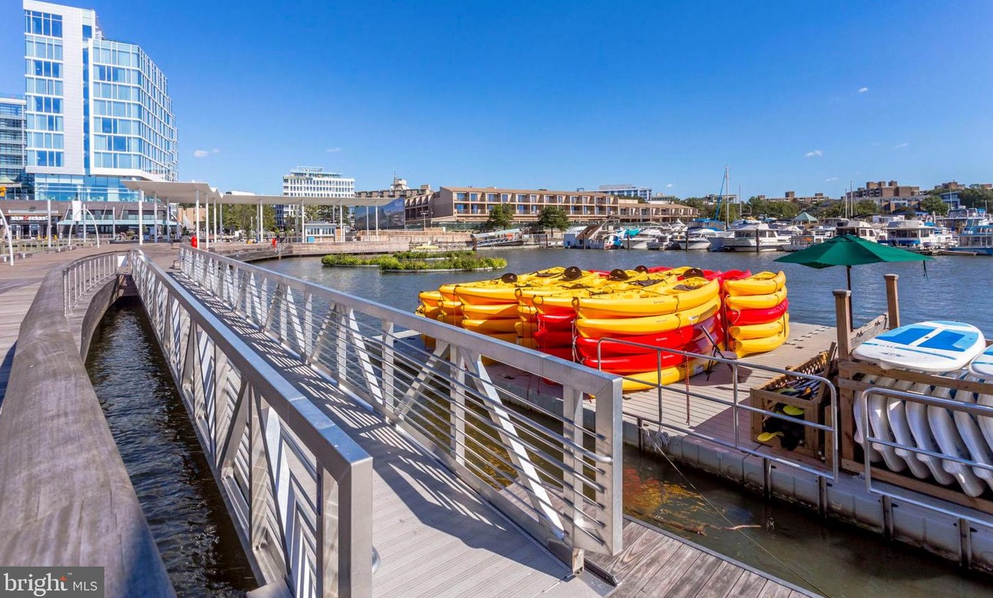 610 9, Washington DC 20024-2475 exterior