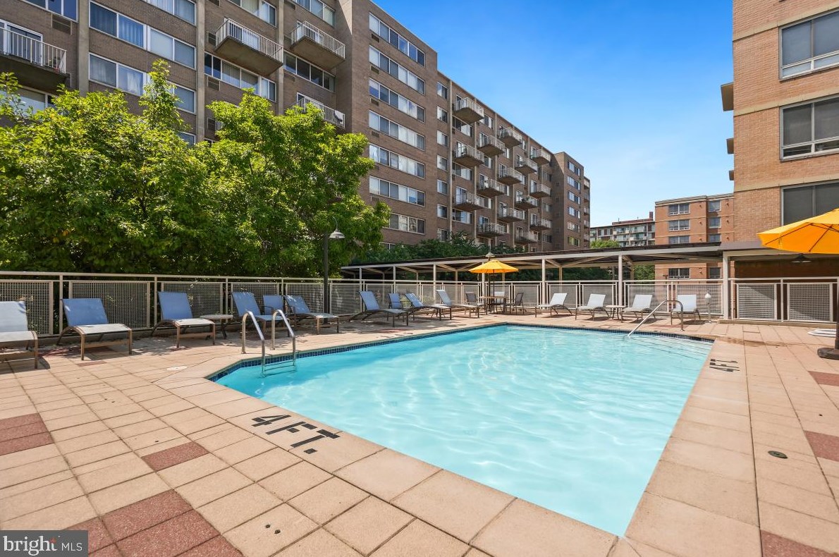 800 4th St, Washington DC  20024-3062 exterior