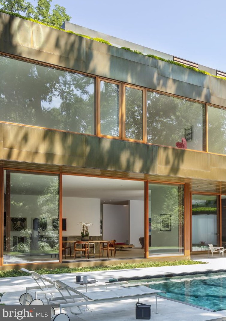 3131 Chain Brg Rd, Washington DC 20016-3301 exterior