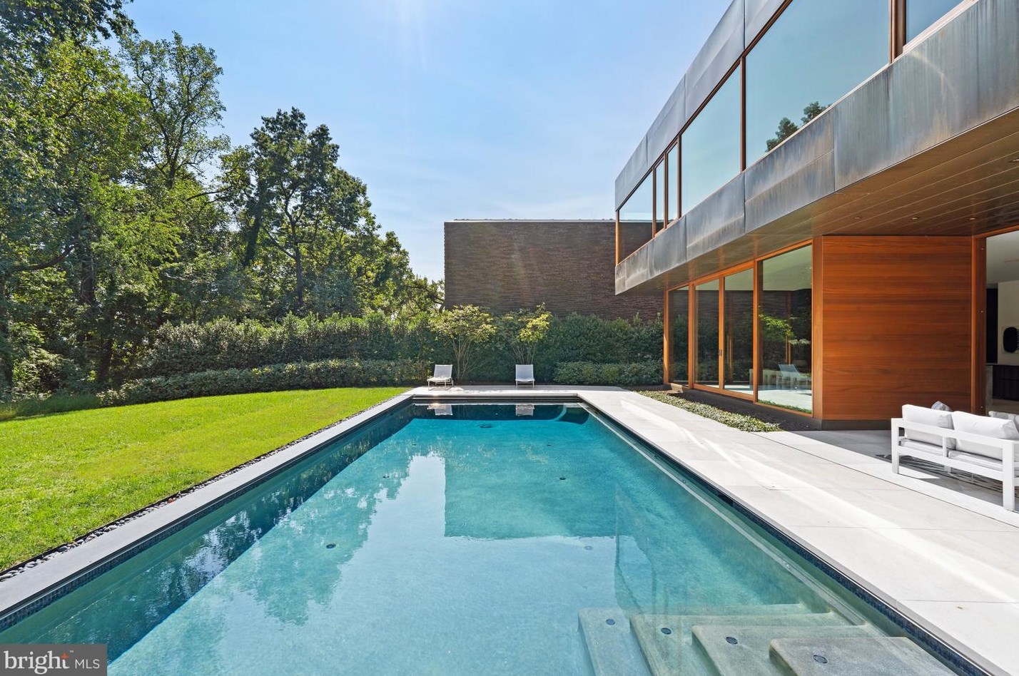 3131 Chain Brg Rd, Washington DC 20016-3301 exterior