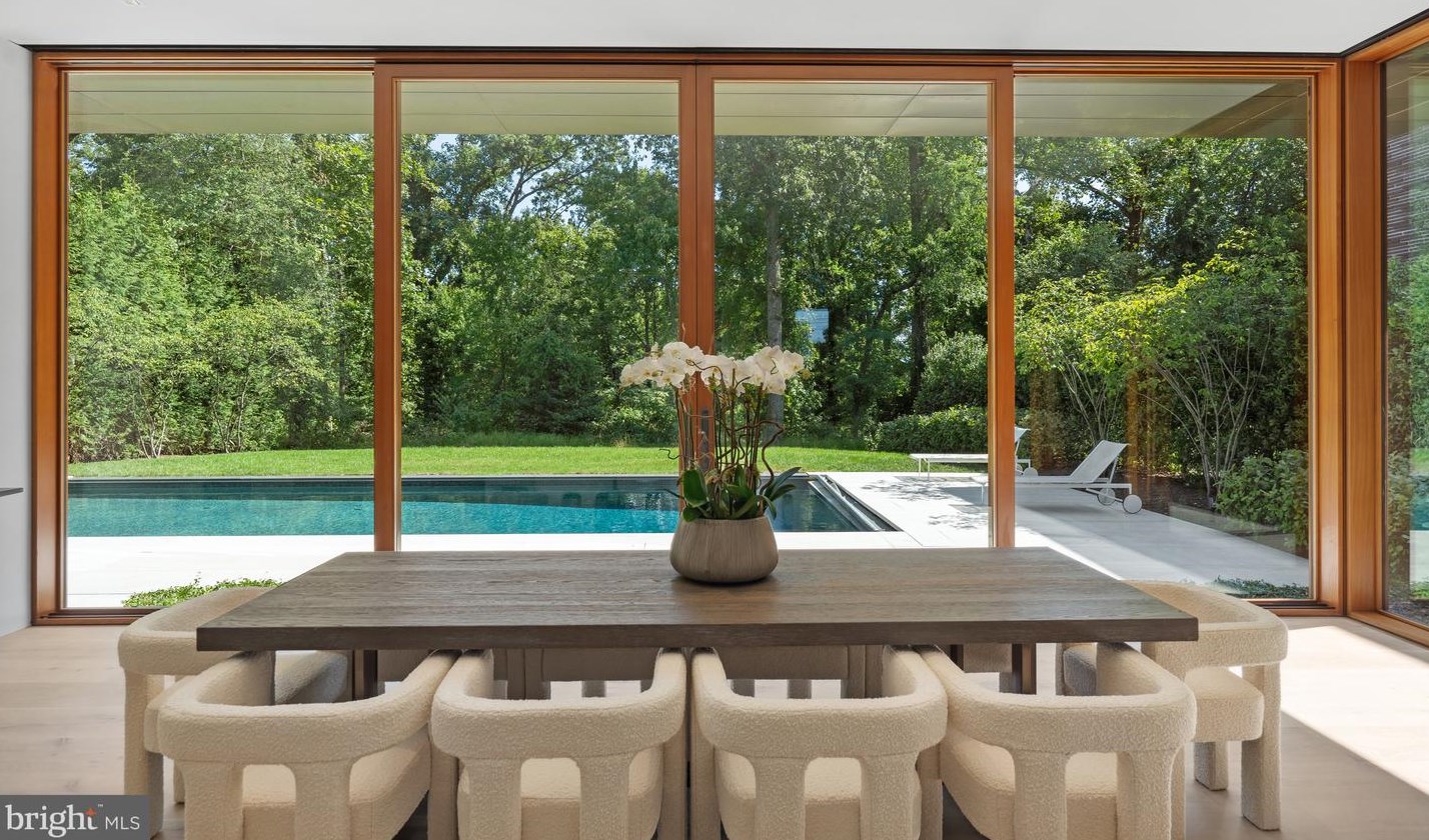 3131 Chain Brg Rd, Washington DC 20016-3301 exterior