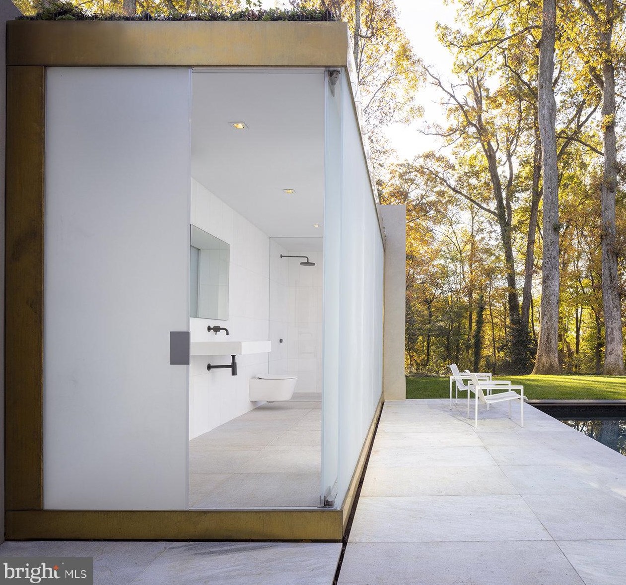 3131 Chain Brg Rd, Washington DC 20016-3301 exterior