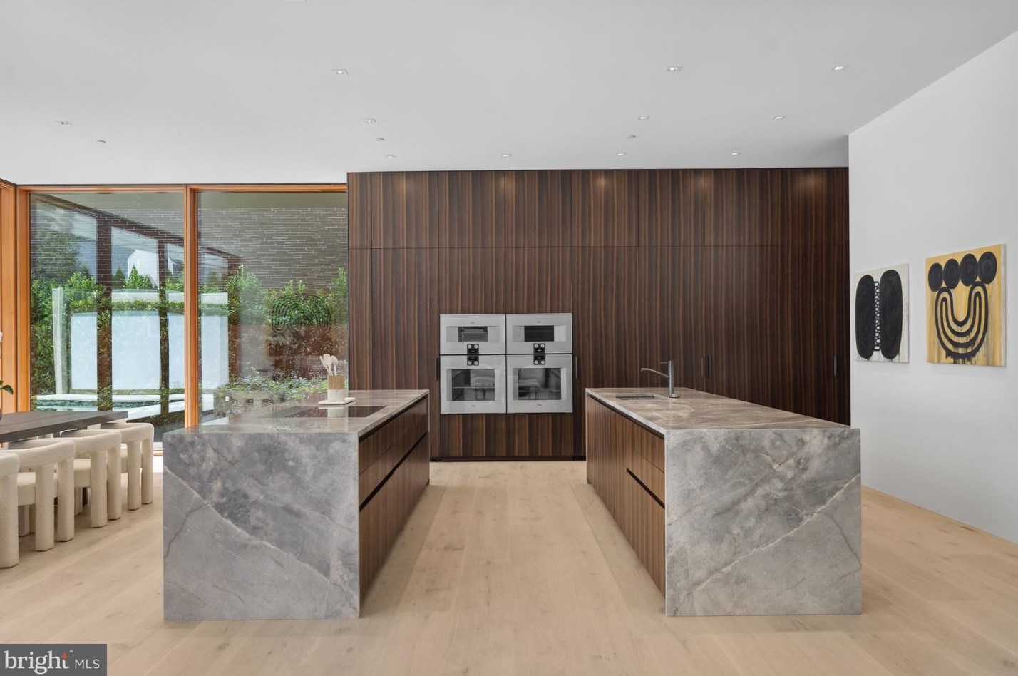 3131 Chain Brg Rd, Washington DC 20016-3301 exterior