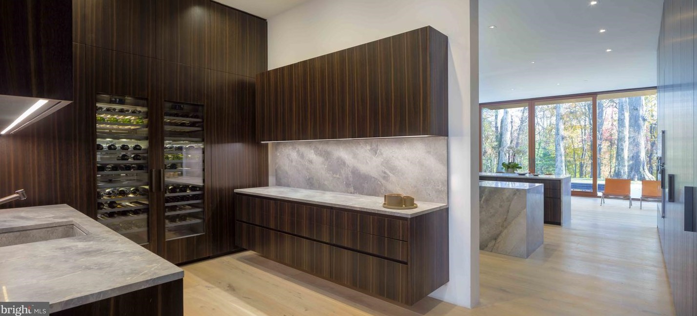 3131 Chain Brg Rd, Washington DC 20016-3301 exterior