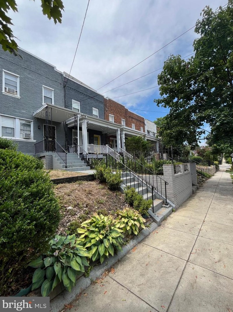 5118 8th St, Washington, DC 20011-4022