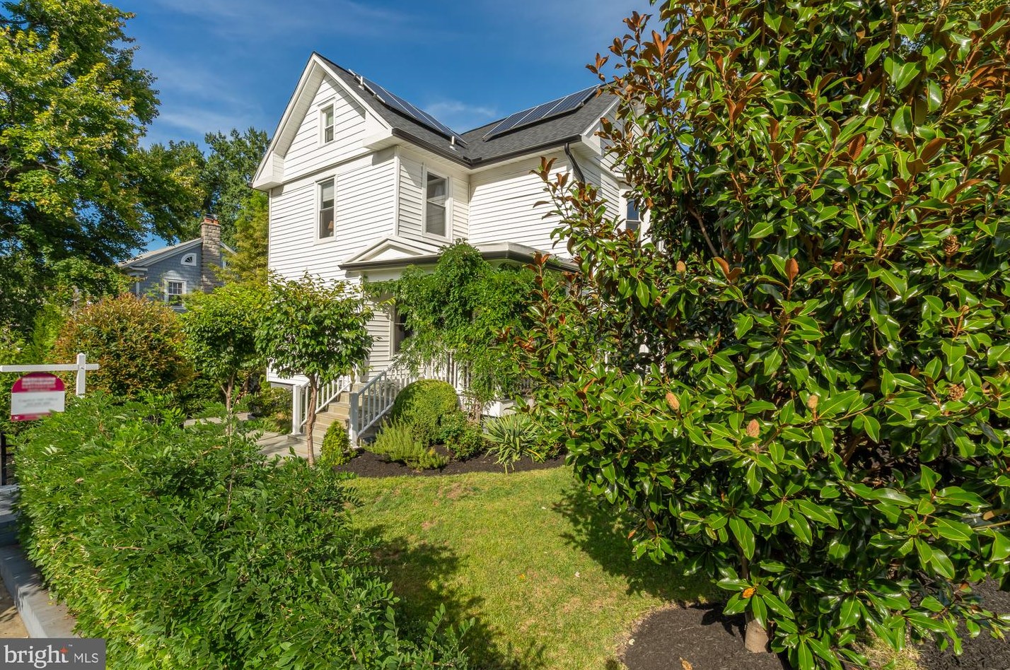 3401 22nd St, Washington, DC 20018-2805