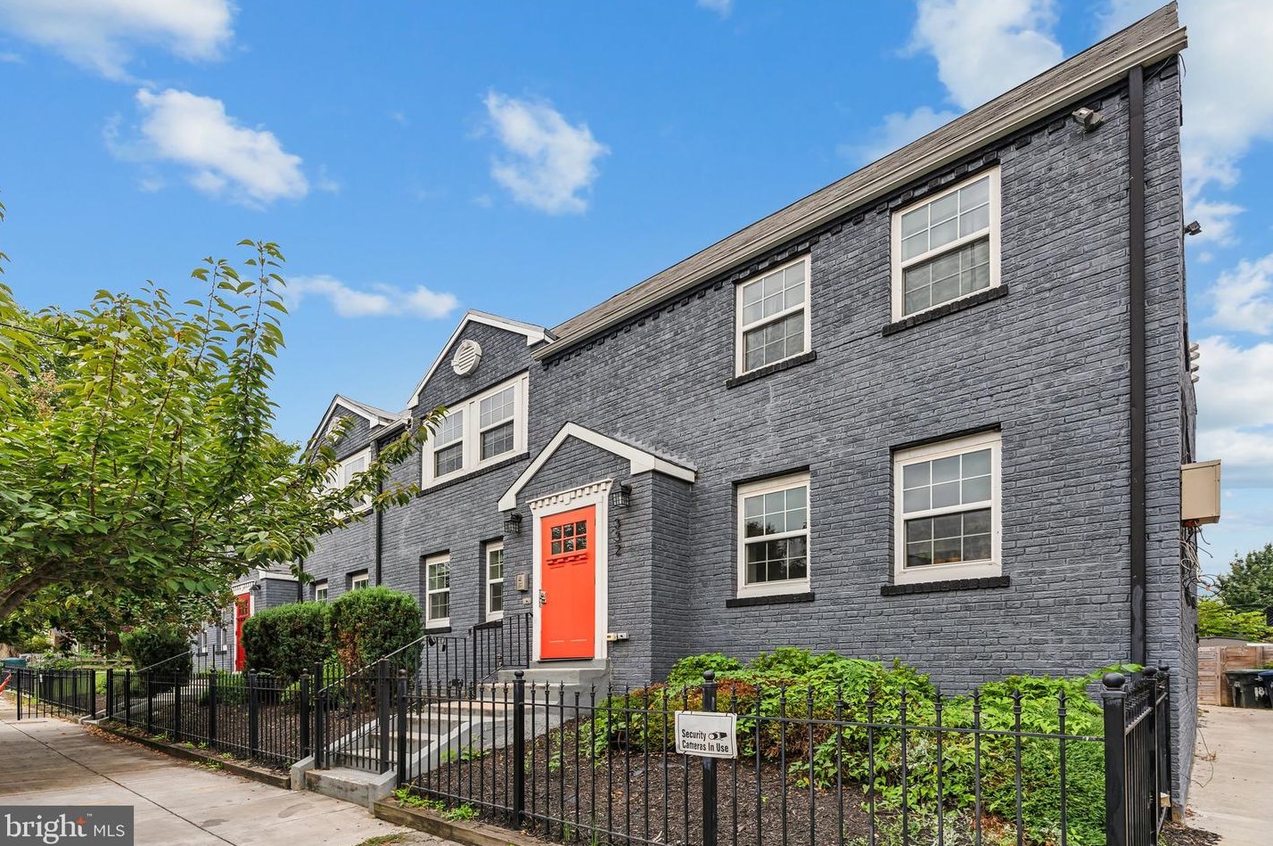 332 18th Pl Ne #1, Washington, DC 20002