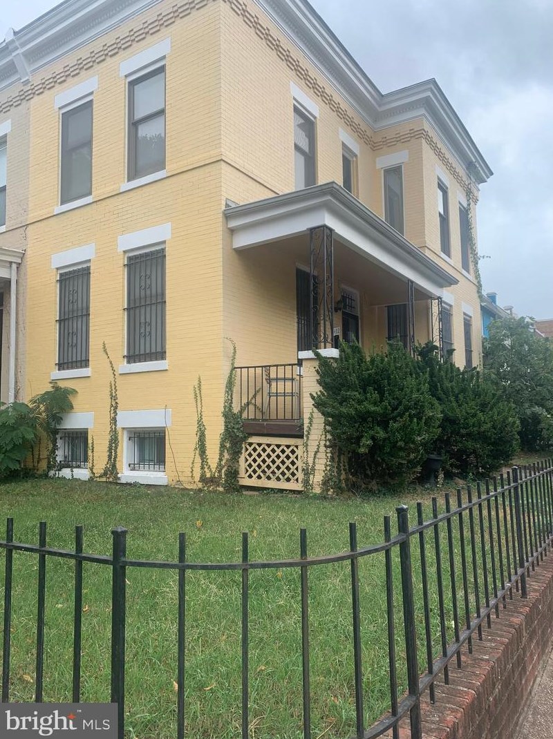 402 16th St, Washington, DC 20003-2424