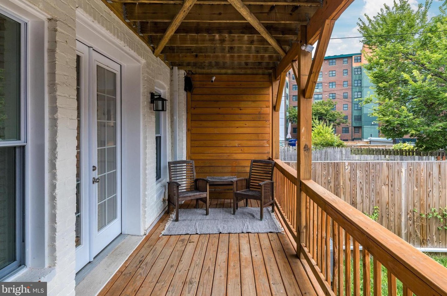 34 New York Ave, Washington DC  20001-1257 exterior